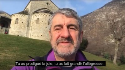 "Le peuple qui marchait dans les ténèbres a vu se lever une grande lumière ...