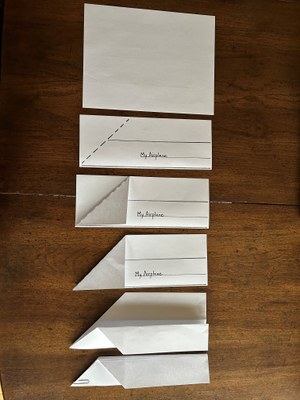 11. Avion en papier chapitre 4  pliage 1