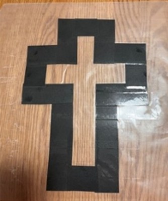 3.Croix vitrail chapitre 1